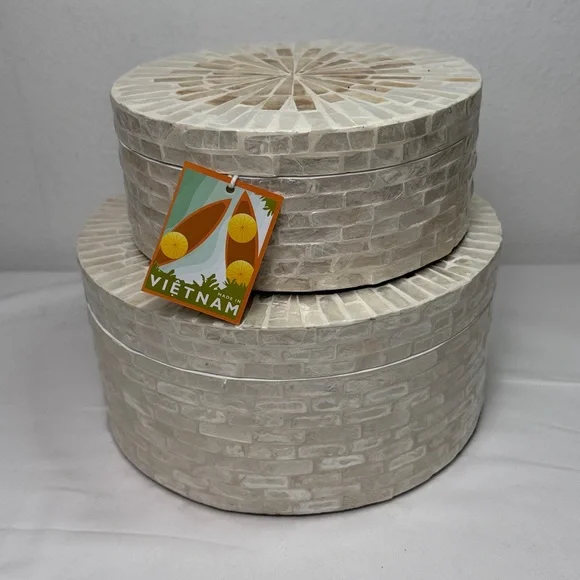Mother Of the pearl Round Box, Handmade Mother Of Pearl Storage Box, Decor Box